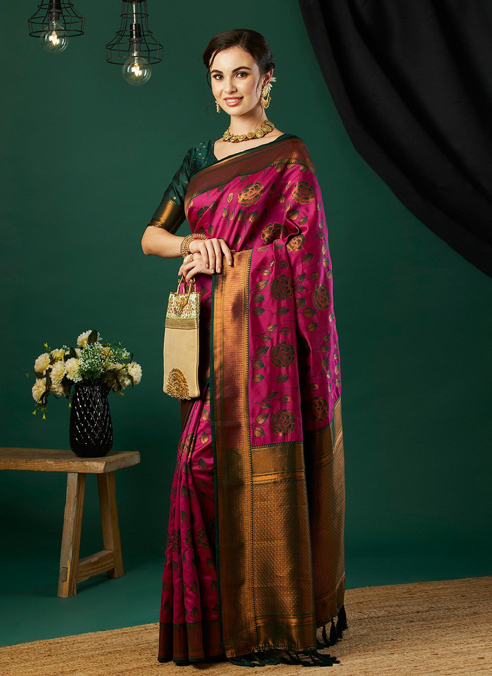 Contemporary Woven Pink Banarasi Silk Saree S12459