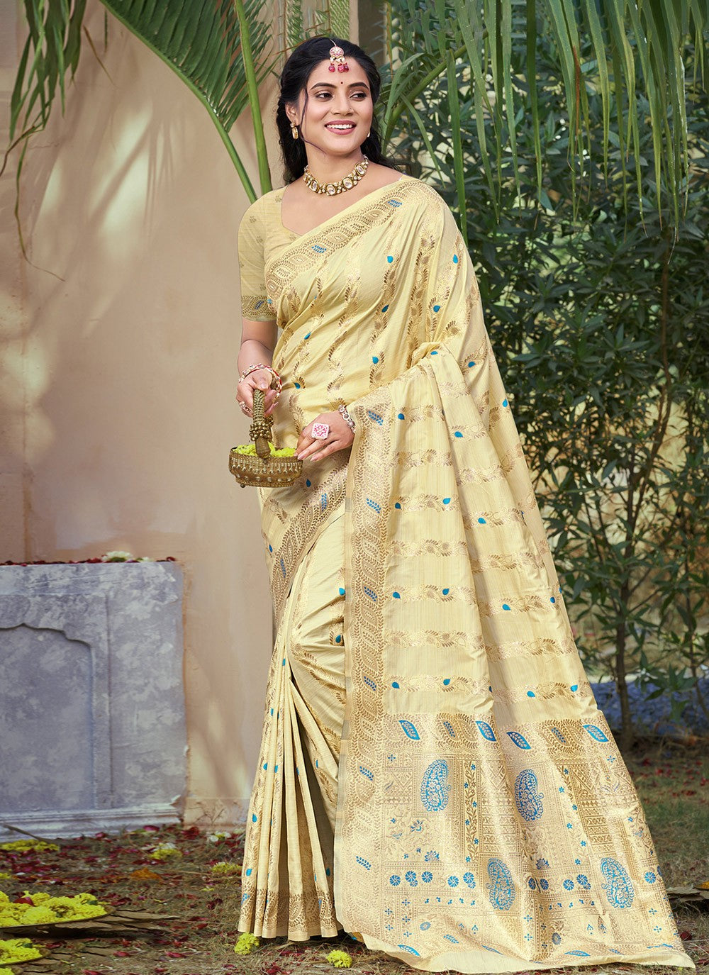 Weaving Zari Silk Beige Saree S14652