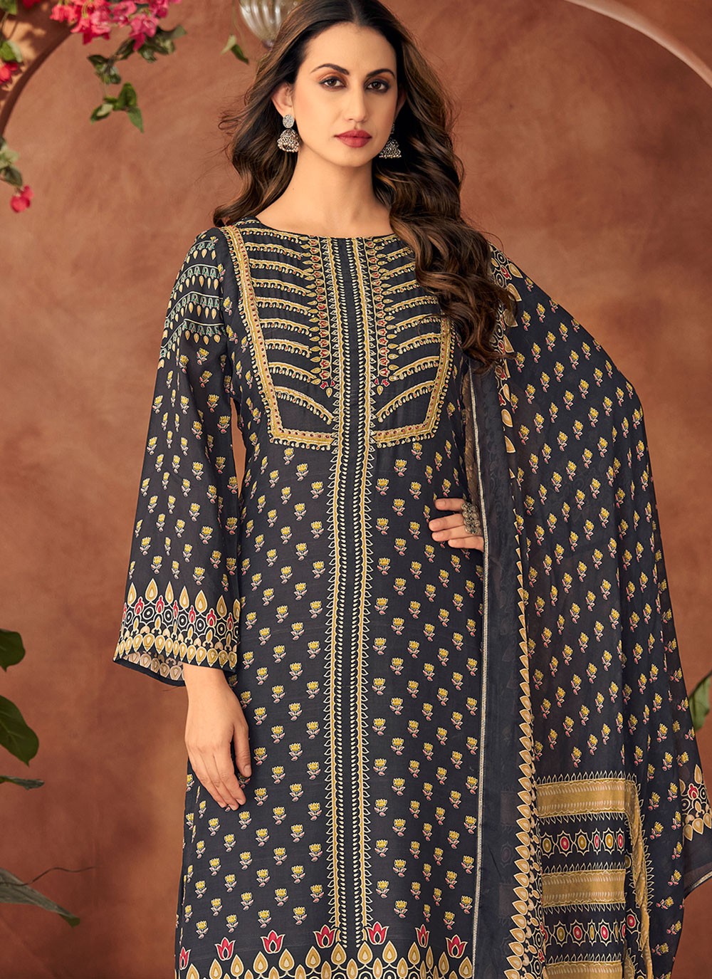Digital Print Muslin Black Pant Style Suit T6370