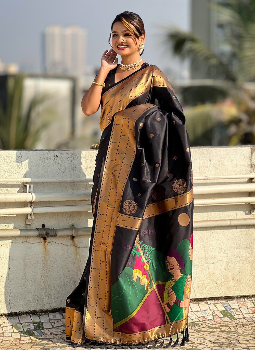 Classic Saree Weaving Zari Black Silk Saree S13561