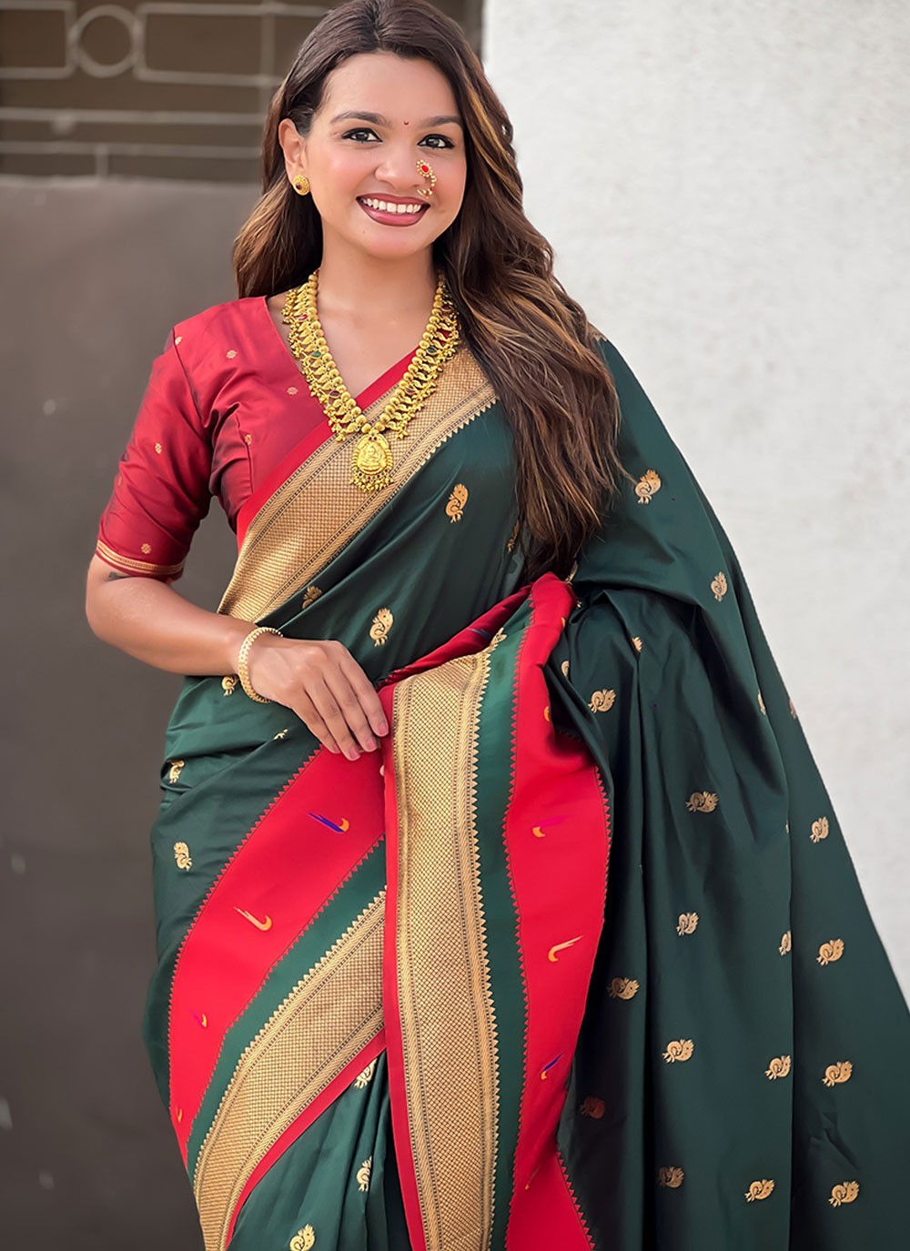 Black Silk Traditional Saree Weaving Zari S15776