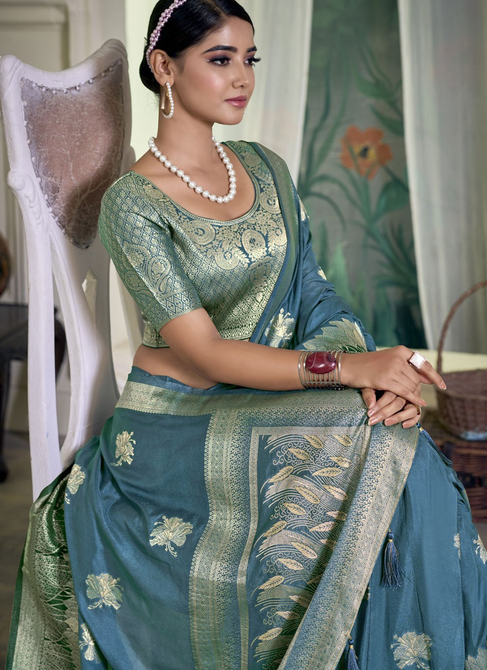 Weaving Zari Pure Crepe Saree - S11570