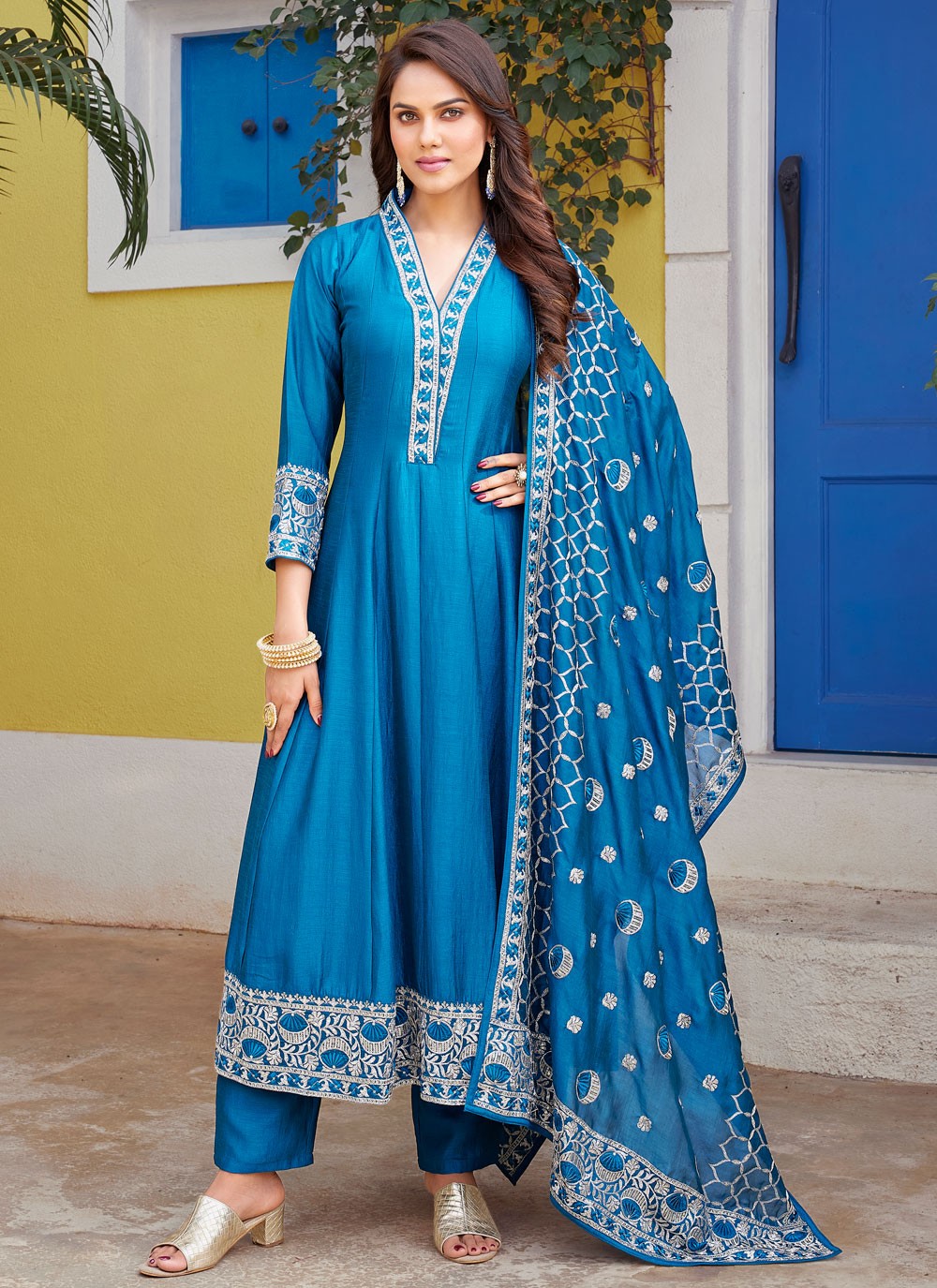 Salwar Suit Embroidered Blue Silk T5572