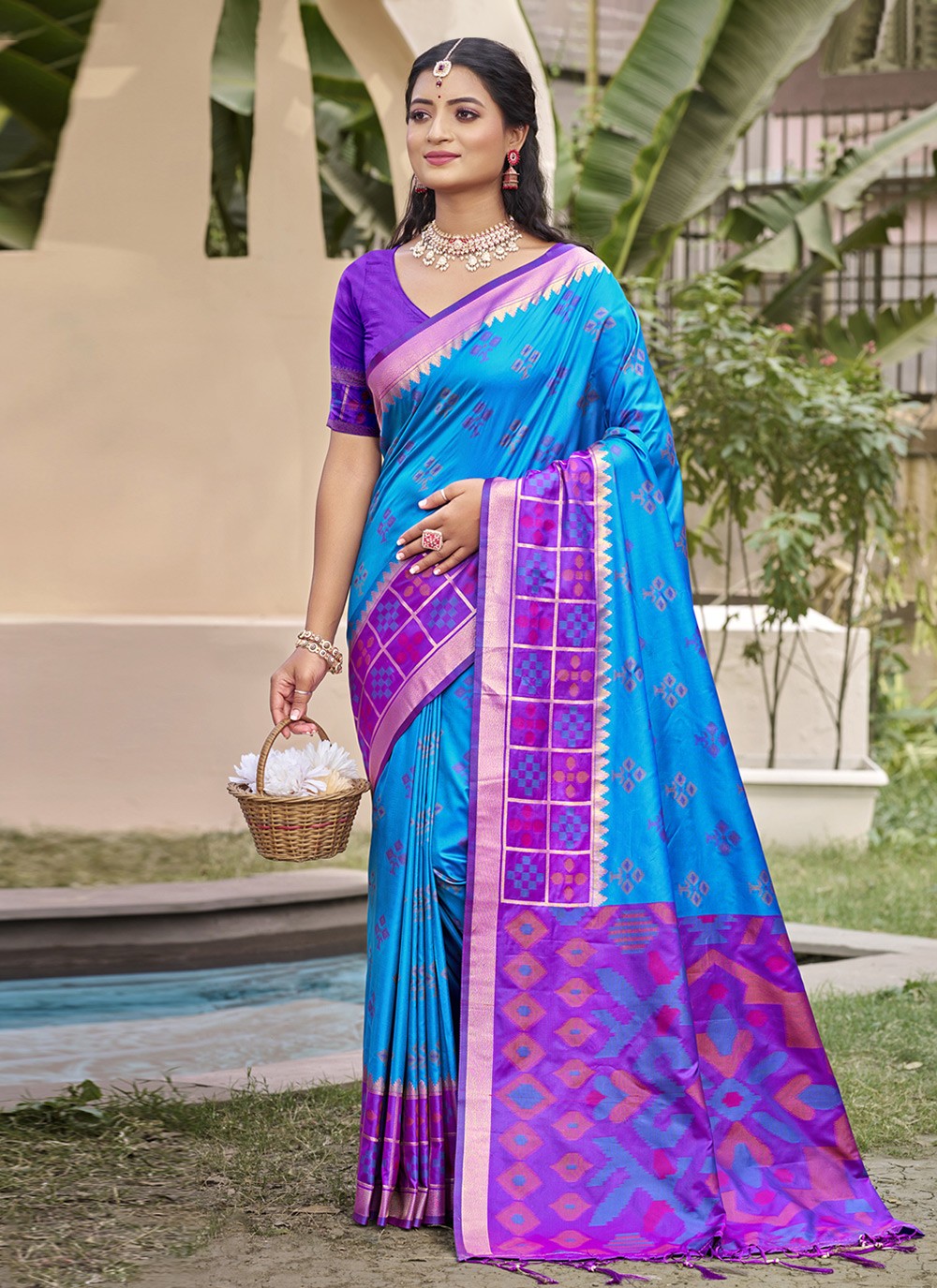 Trendy Saree Weaving Zari Blue Silk S12822