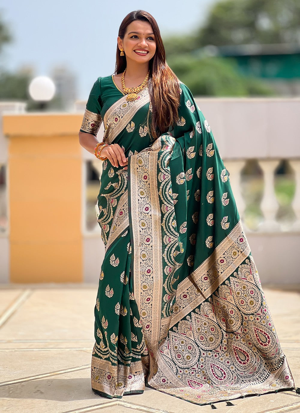 Green Banarasi Silk Contemporary Saree Jacquard Work, Woven S18537
