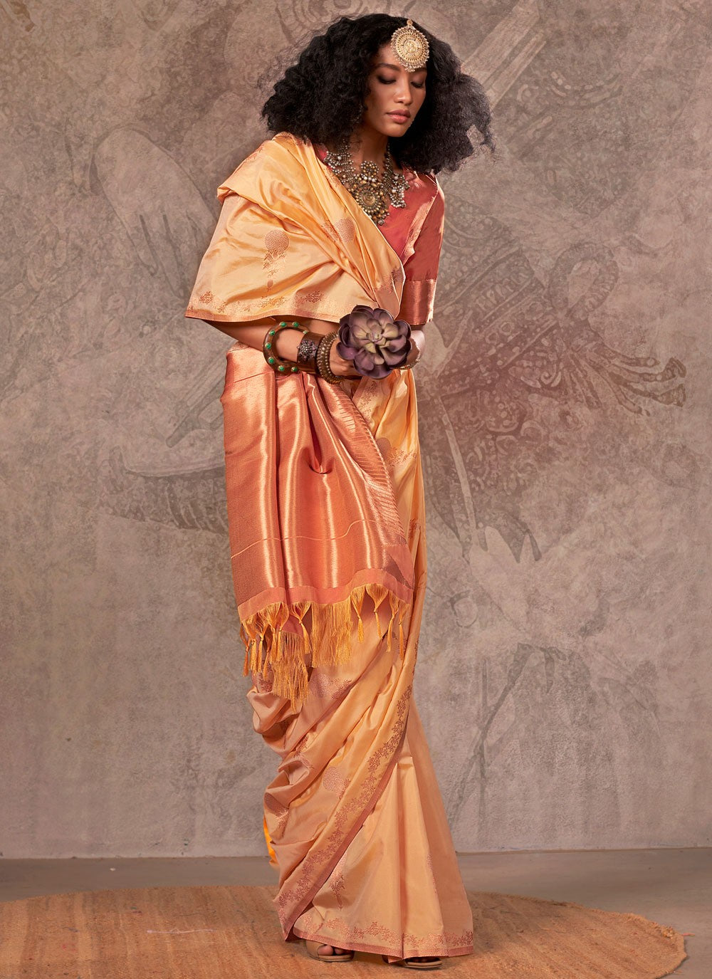 Classic Saree Weaving Zari Cream Handloom Silk Saree S13298