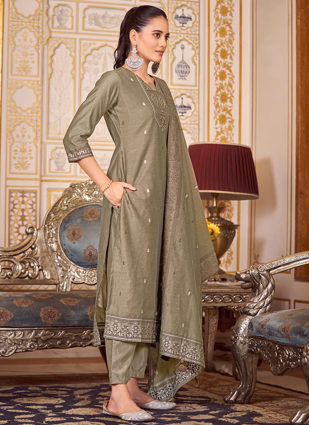 Embroidered Silk Blend Grey Salwar Suit T5928