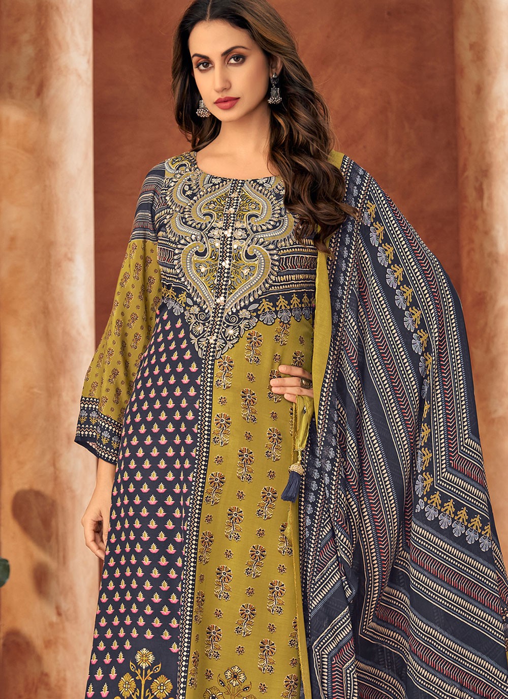 Digital Print Muslin Green Pant Style Suit T6372