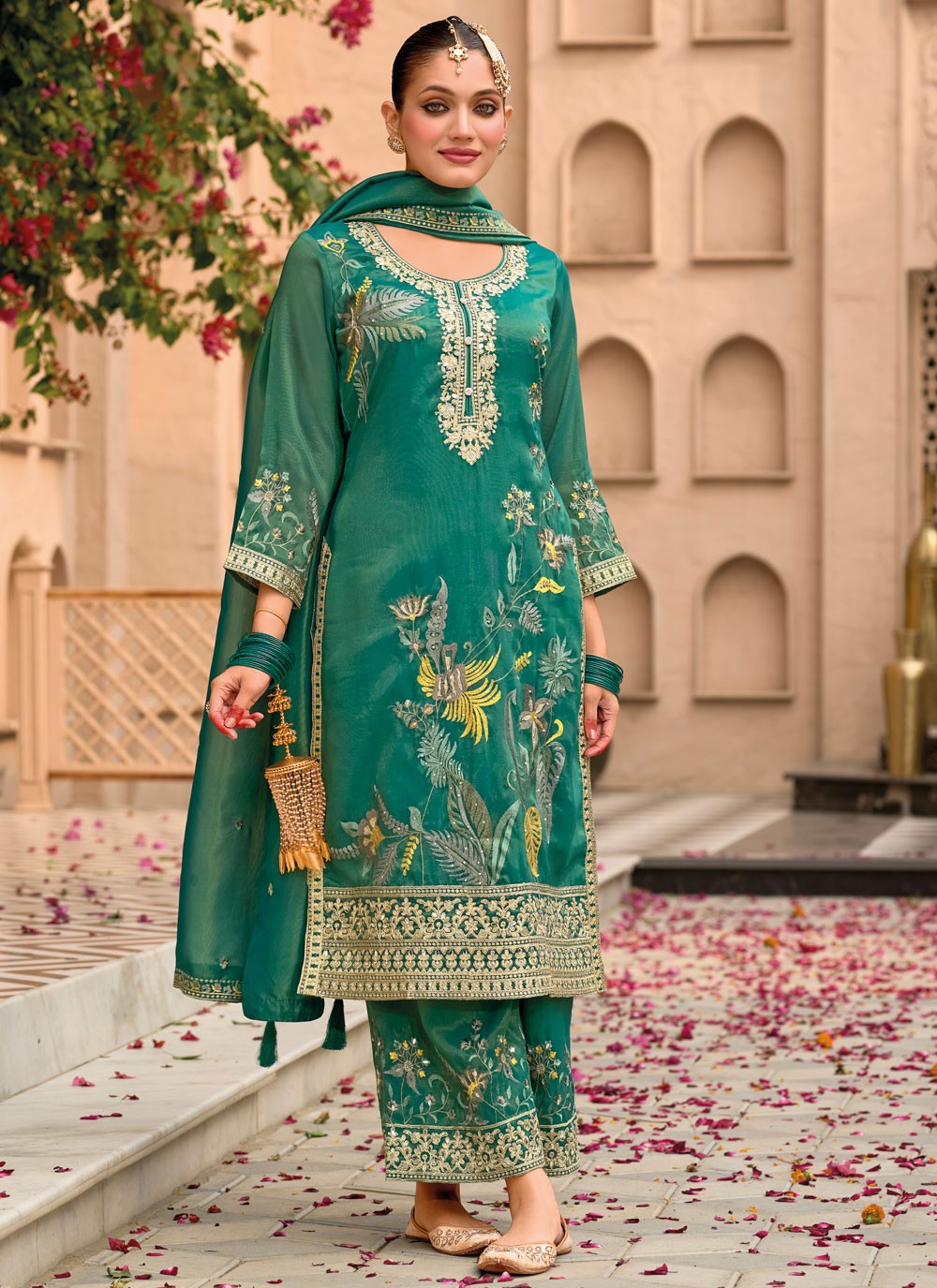 Salwar Suit Embroidered Green Shimmer T5214