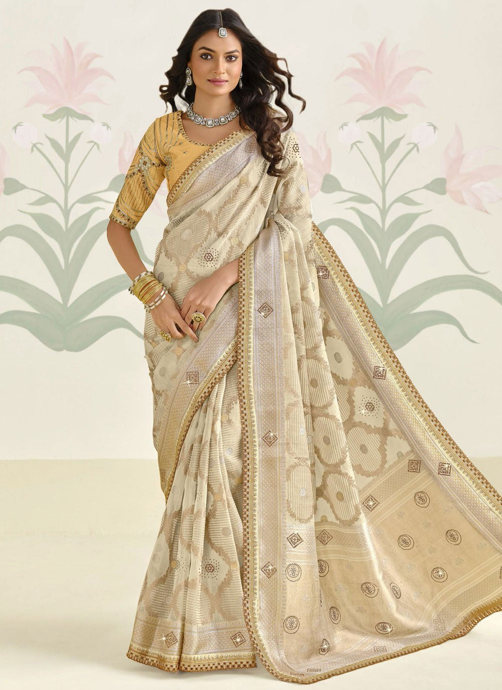 Trendy Saree Weaving Zari Gold Silk S13017