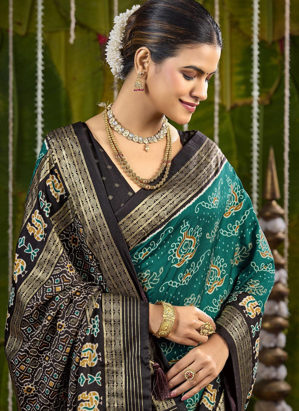 Green Silk Trendy Saree Abstract Print S20234