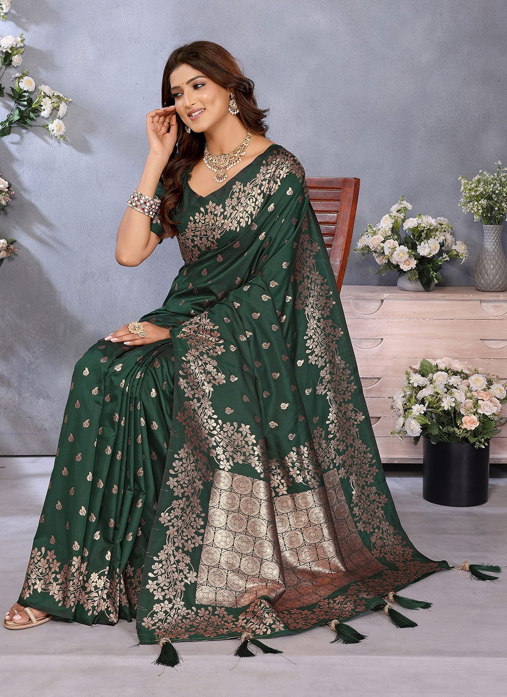 Green Banarasi Silk Trendy Saree Jacquard Work, Weaving Zari S16643
