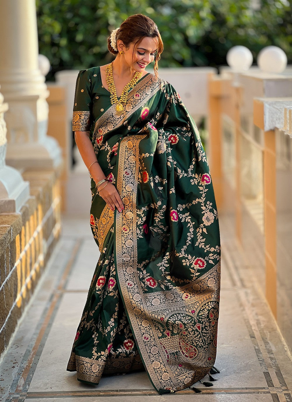 Green Banarasi Silk Classic Saree Meenakari S16321