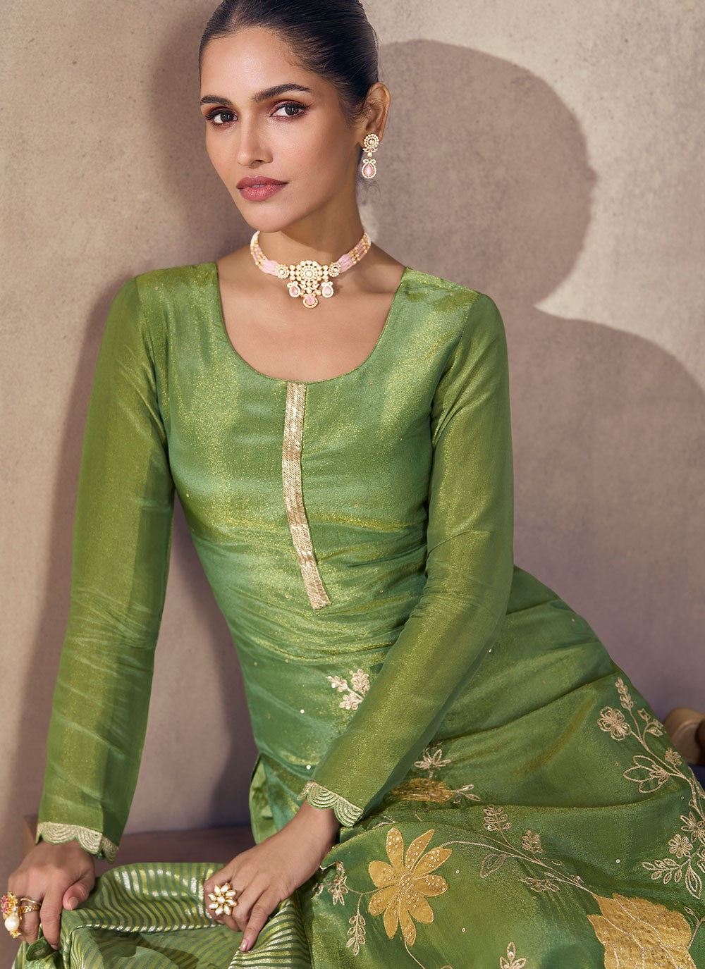 Salwar Suit Embroidered Green Shimmer T5528