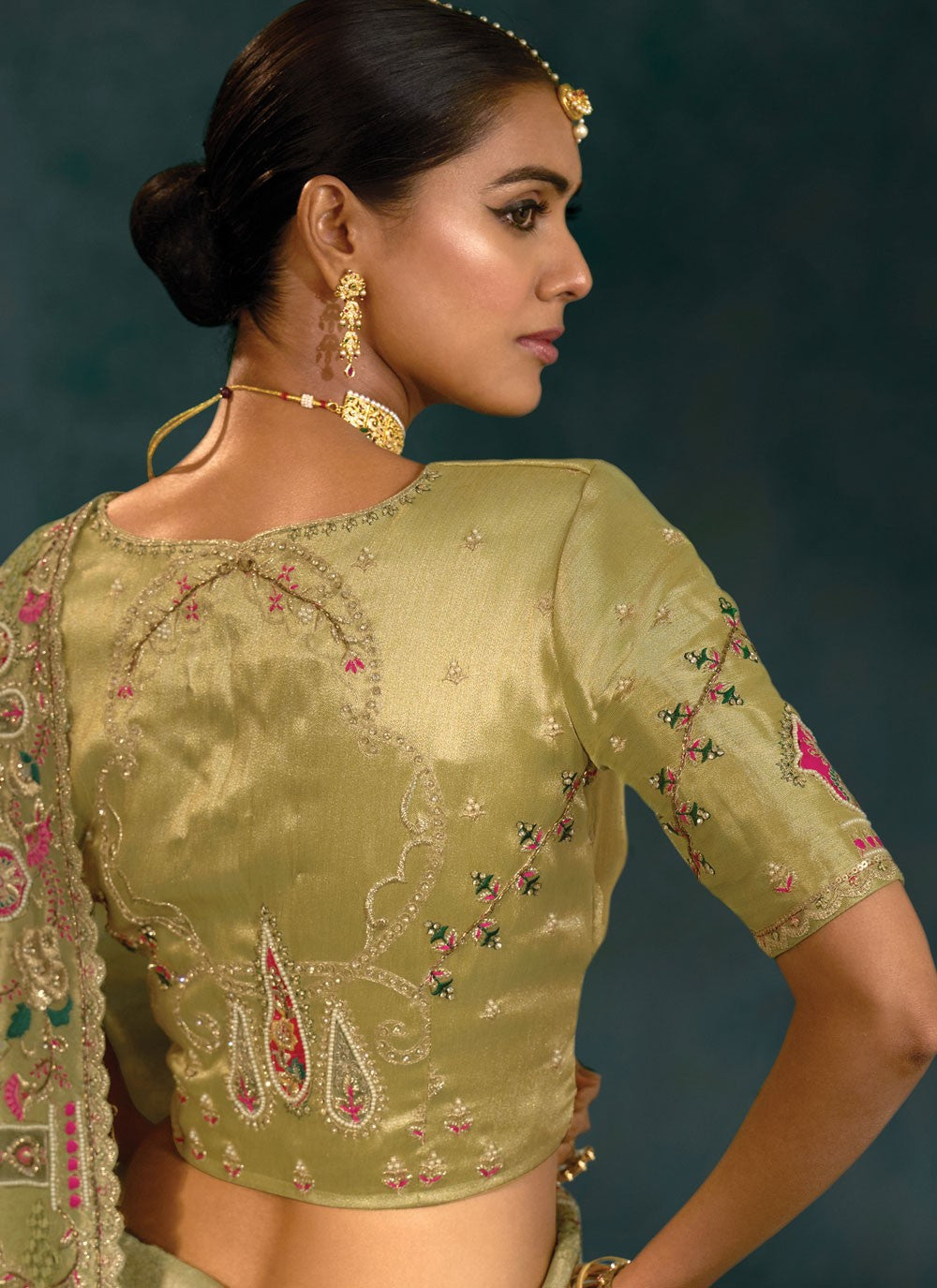 Green Silk Traditional Saree Cutdana, Embroidered, Mirror, Thread, Zari S19713