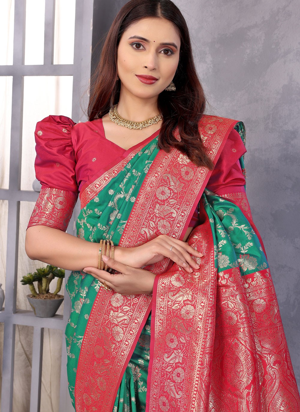 Green Banarasi Silk Contemporary Saree Weaving Zari S17661