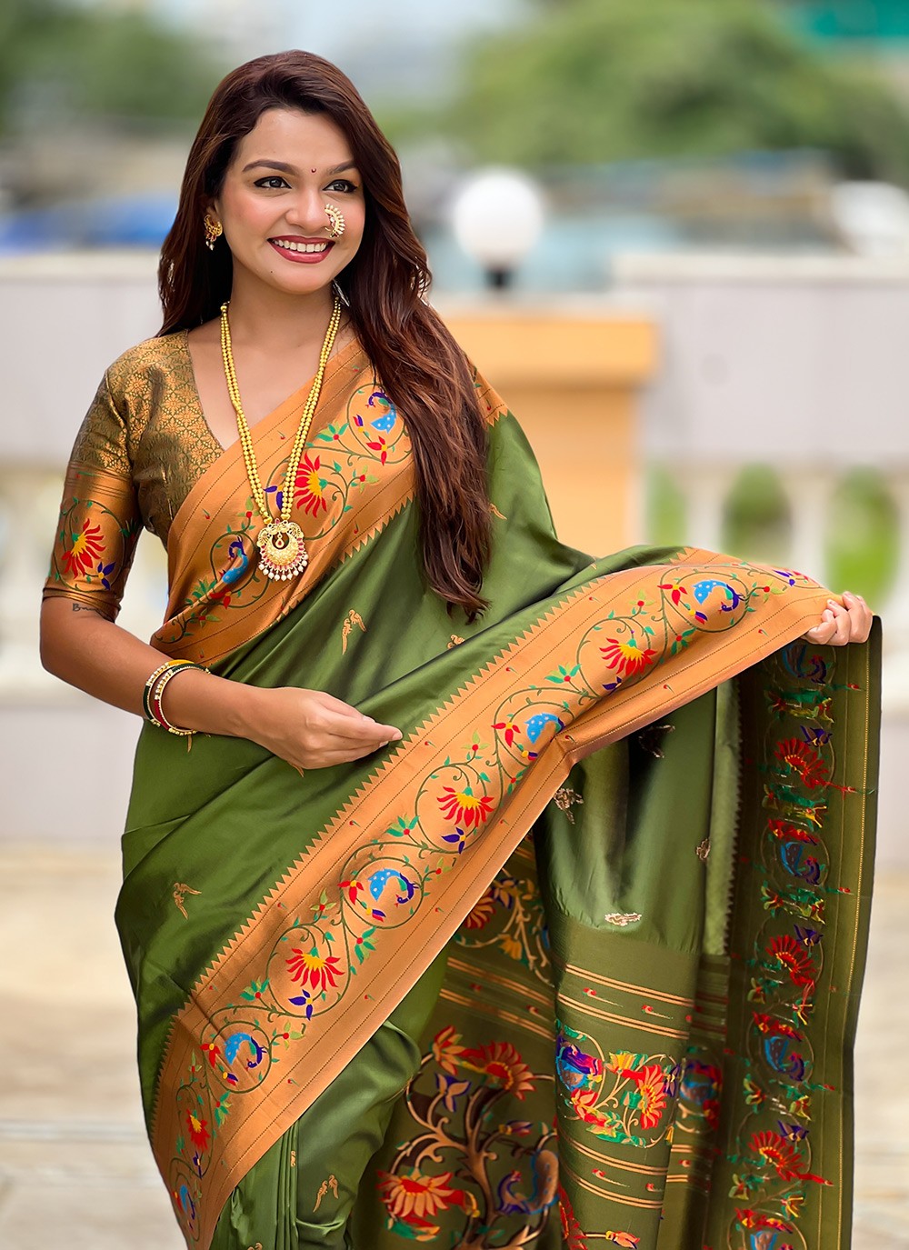 Green Silk Classic Saree Jacquard Work, Meenakari S19941