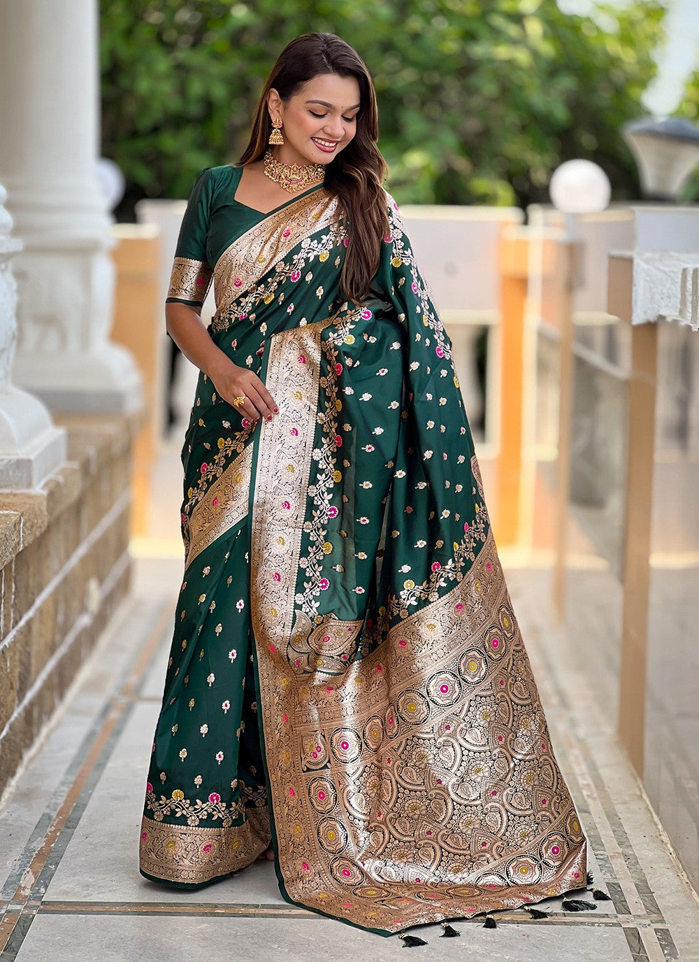 Green Banarasi Silk Classic Saree Meenakari, Woven S16649