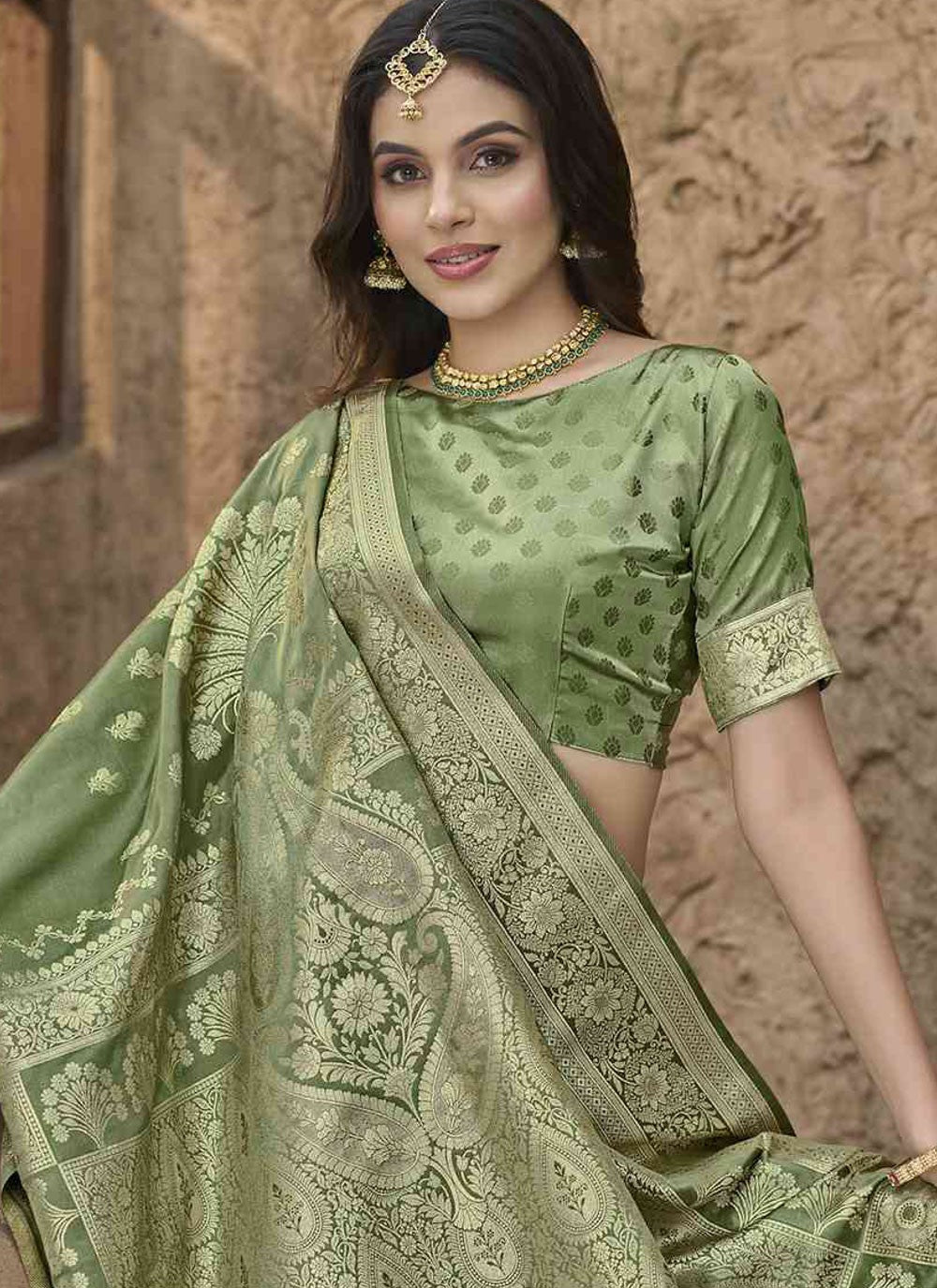 Green Silk Contemporary Saree Weaving Zari S20365