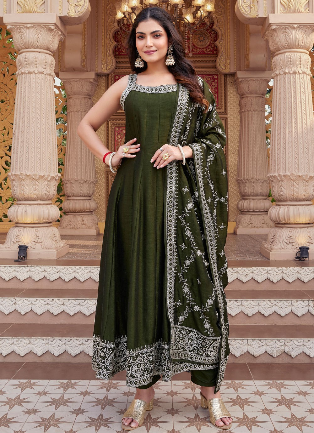Salwar Suit Embroidered Green Silk T5574