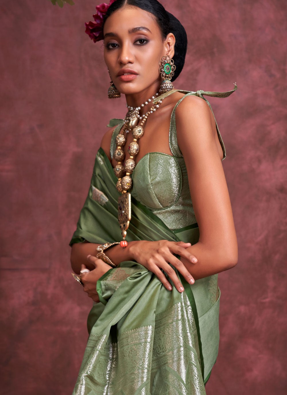 Classic Saree Banarasi Jari Green Handloom Silk Saree S13288