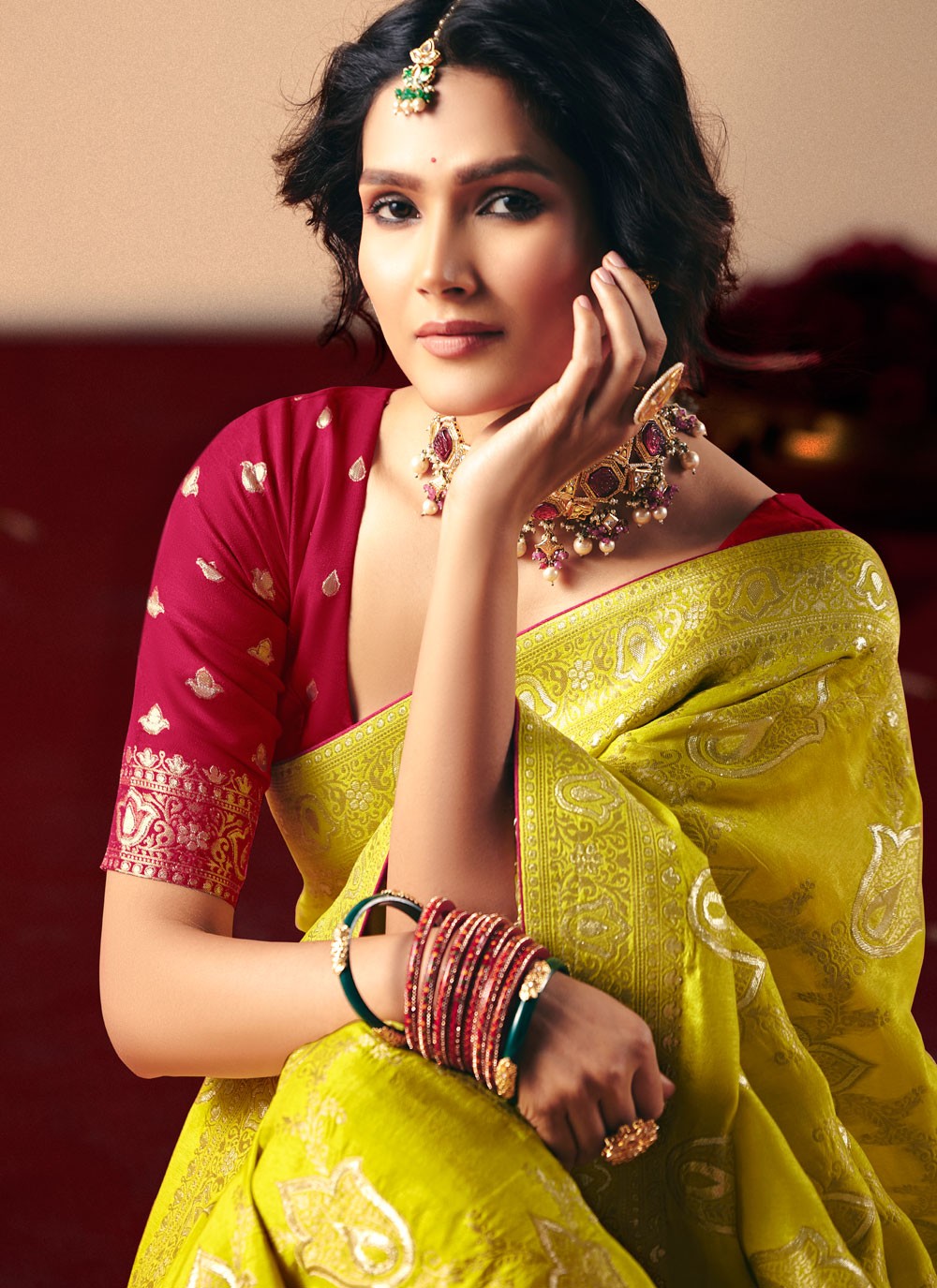 Green Viscose Contemporary Saree Weaving Zari S19419