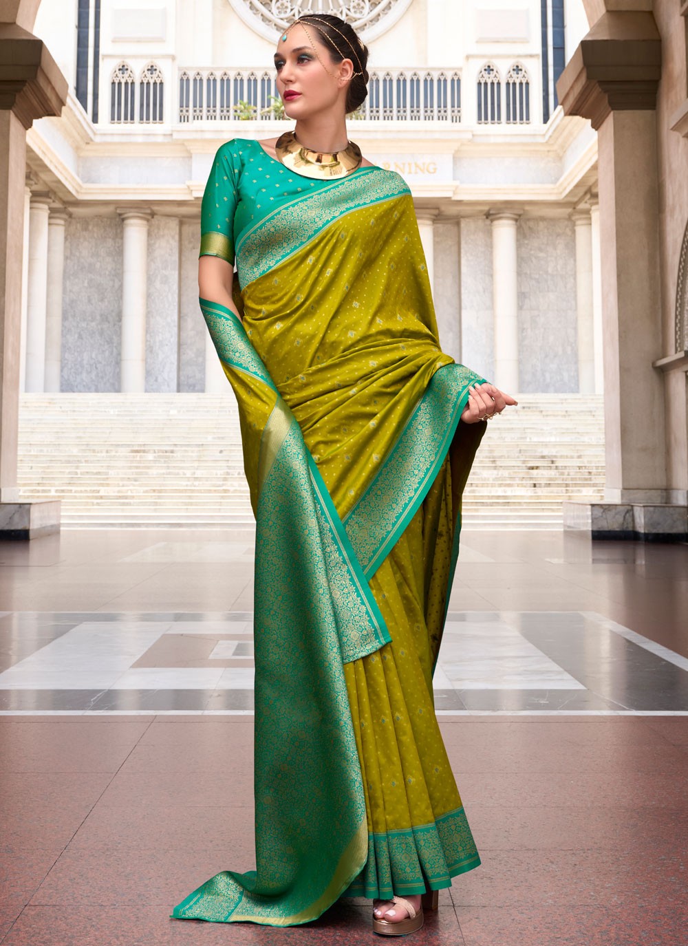 Weaving Zari Silk Green Saree S14428