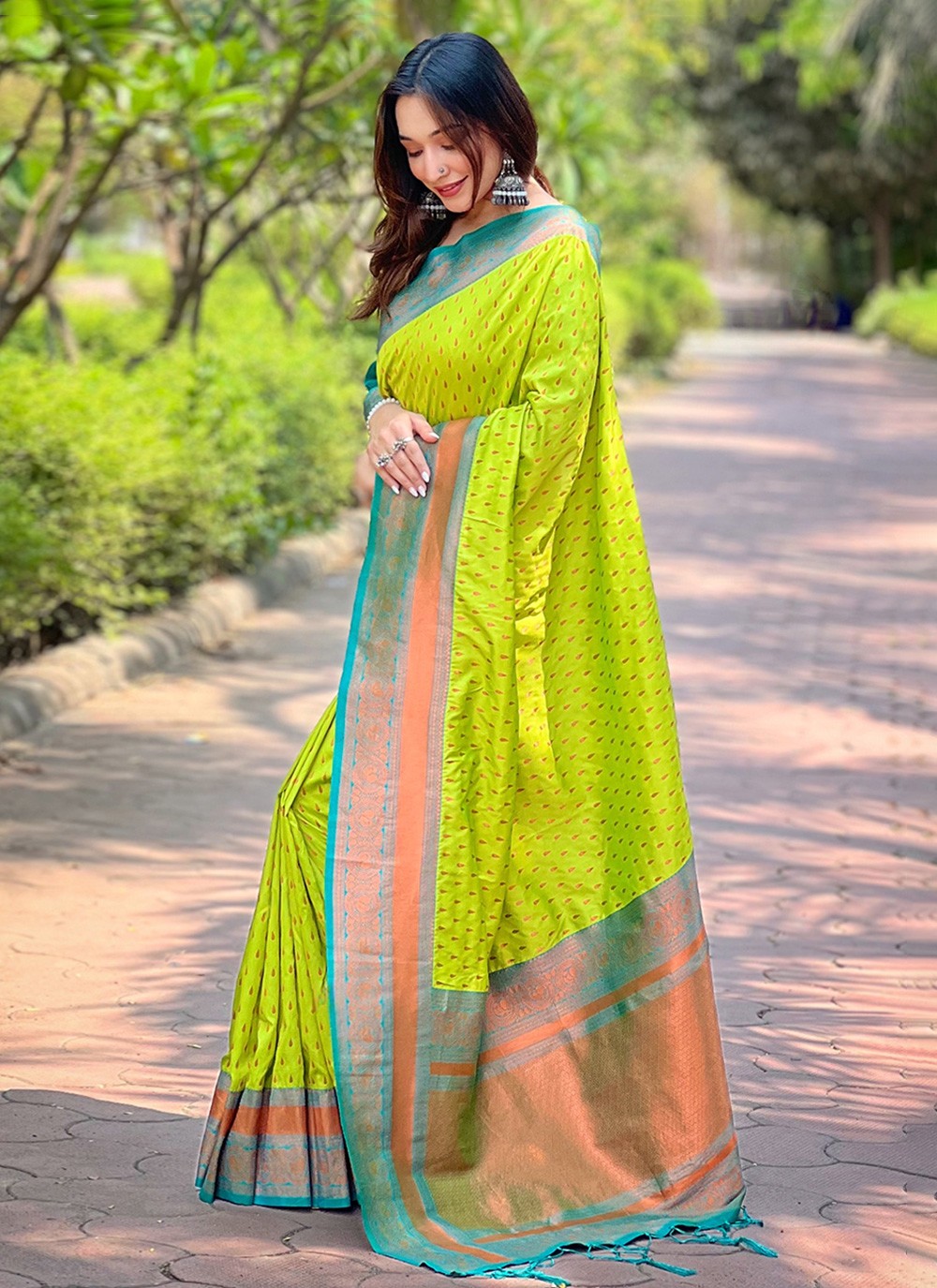 Contemporary Woven Silk Saree - S9938