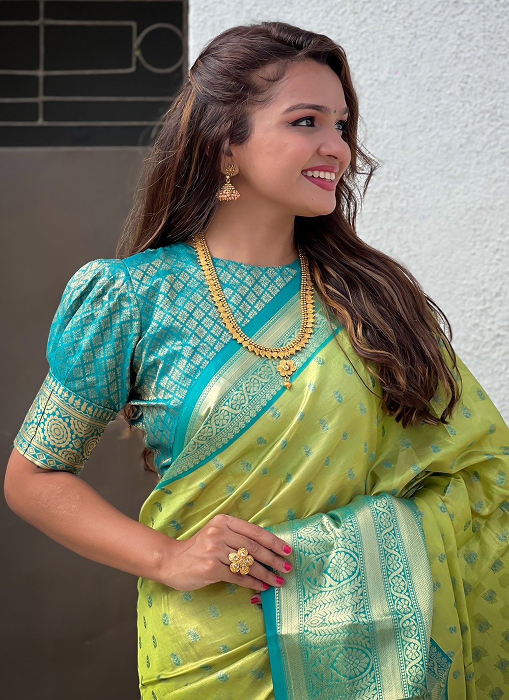 Classic Woven Silk, Tissue Saree - S8579