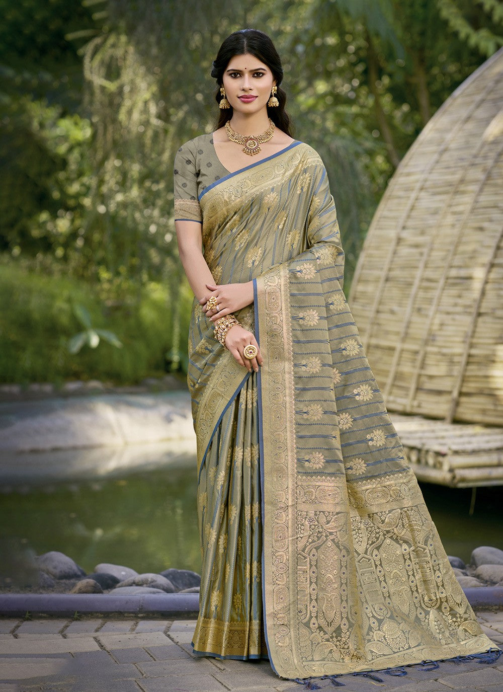 Classic Saree Weaving Zari Grey Silk S12368