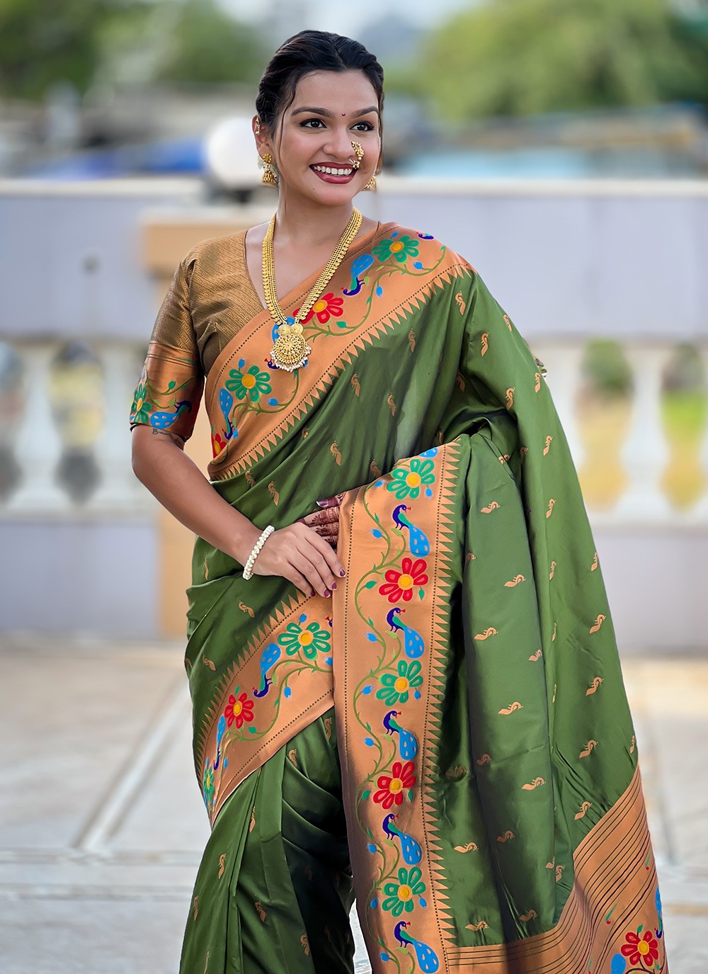 Green Silk Contemporary Saree Jacquard Work, Meenakari S19949
