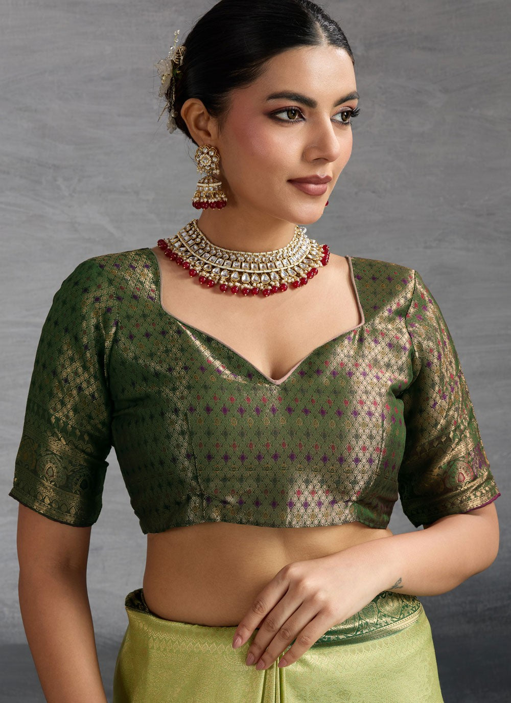 Green Kanjivaram Silk Contemporary Saree Meenakari, Woven, Zari S19103