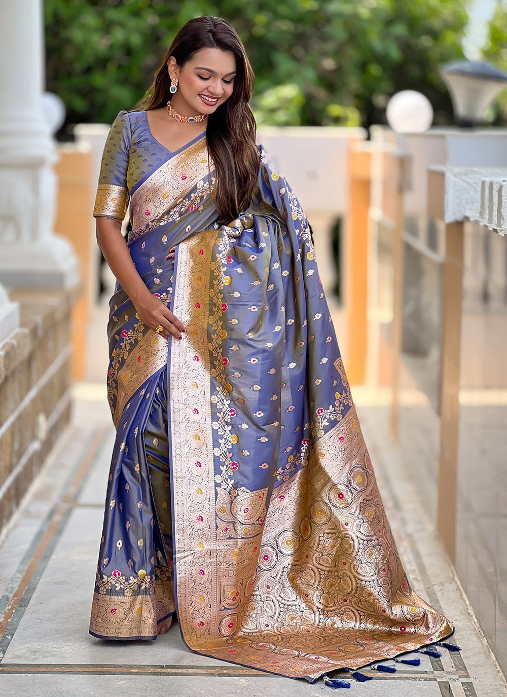 Grey Banarasi Silk Classic Saree Meenakari, Woven S16651