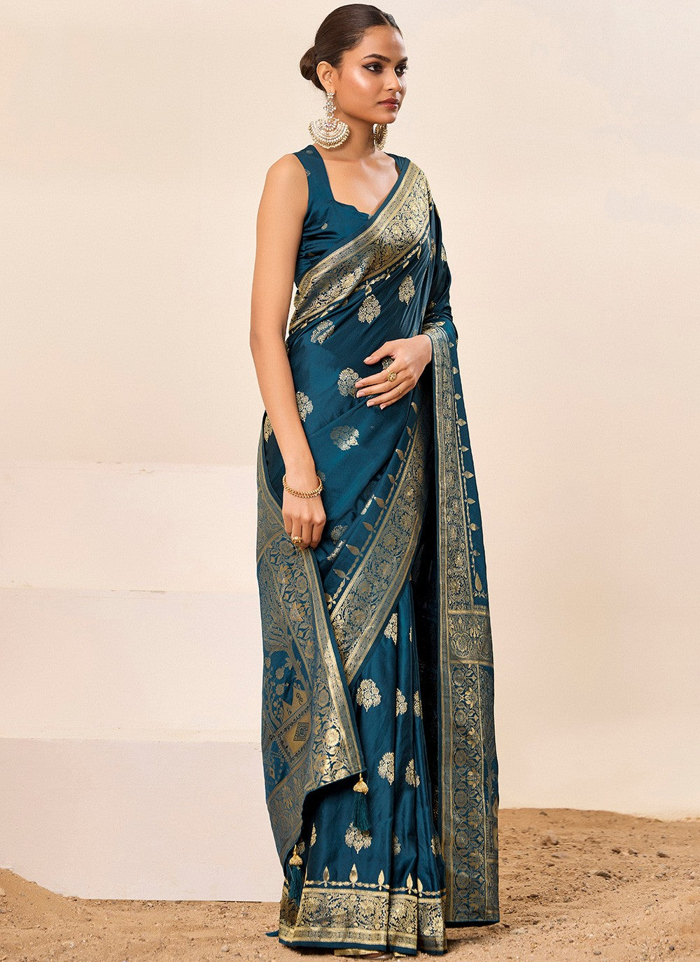 Morpeach Satin Silk Contemporary Saree Jacquard Work, Woven S16449