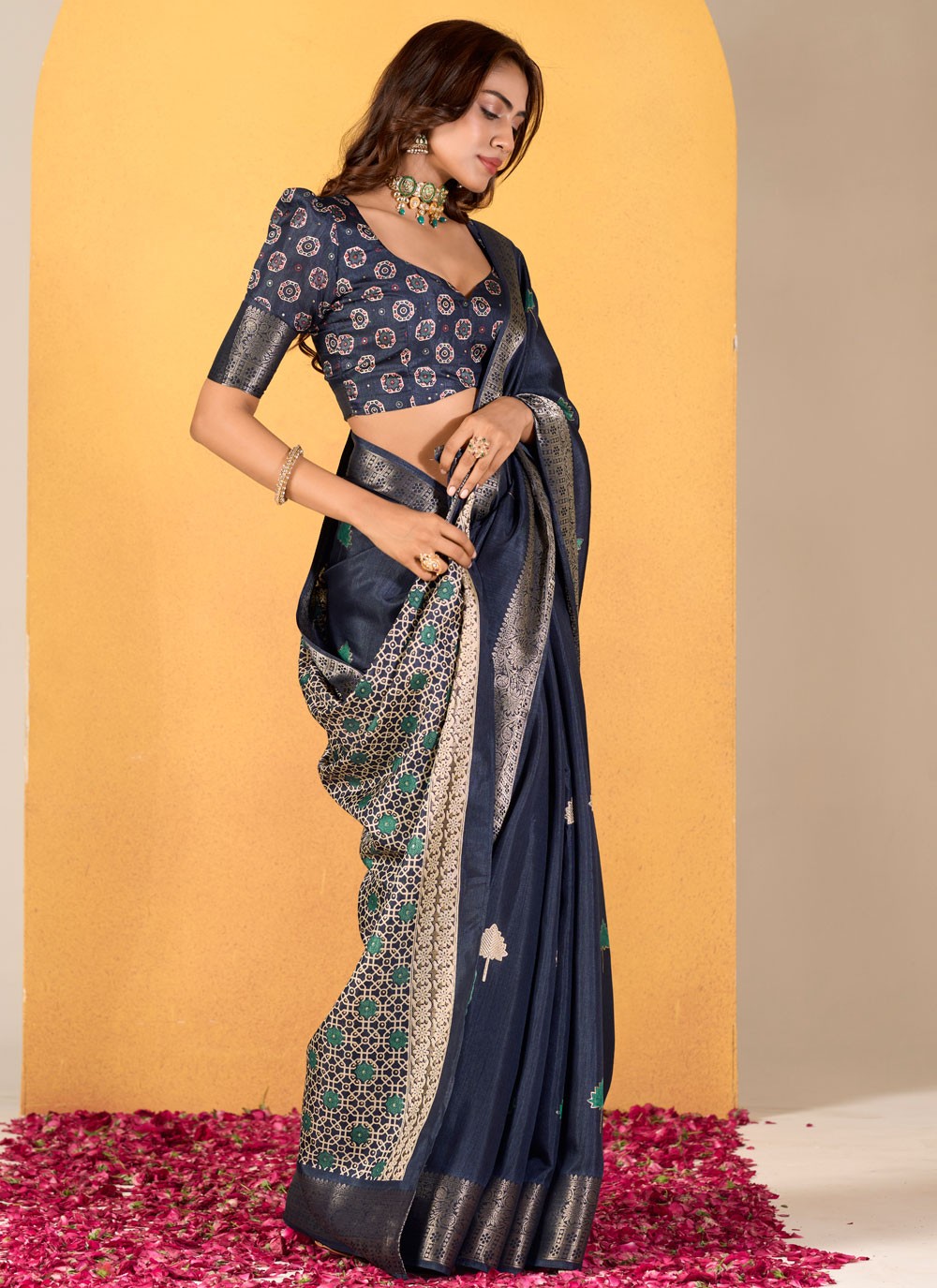 Classic Foliage Prints Silk Saree - S7675