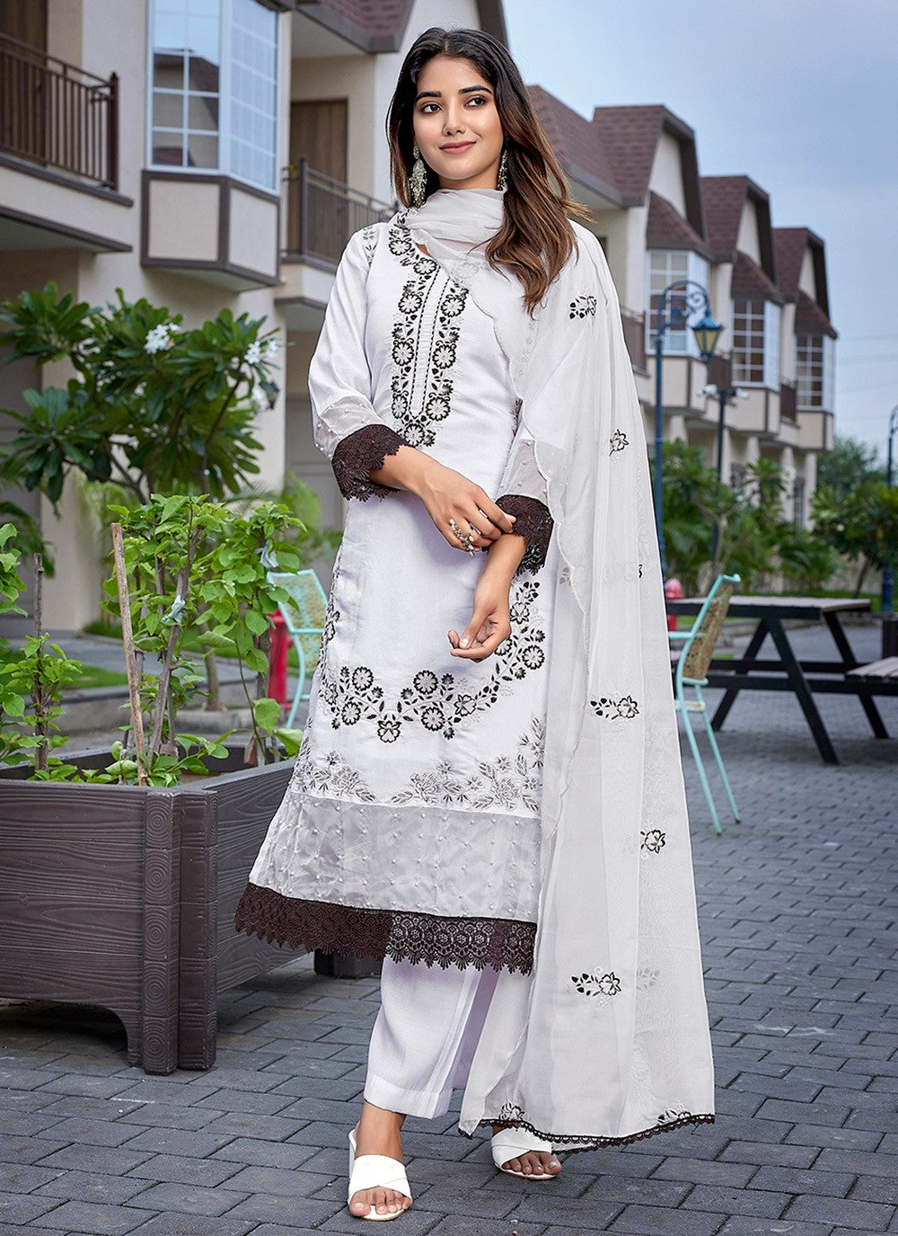 Archive Embroidered 316233 White T6665