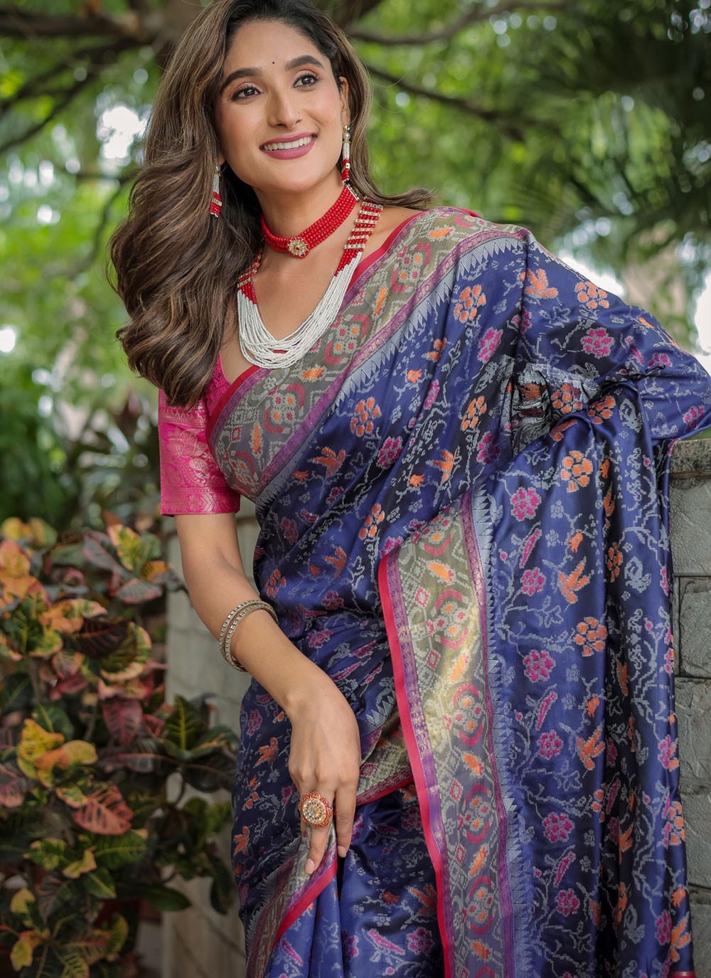 Contemporary Woven Navy Blue Patola Silk Saree S12433