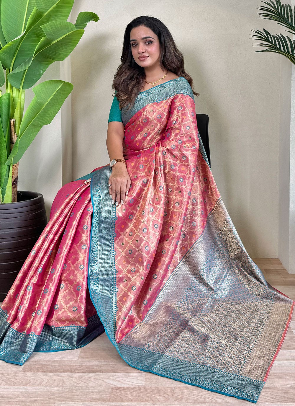 Weaving Zari Silk Pink Classic Saree S15247