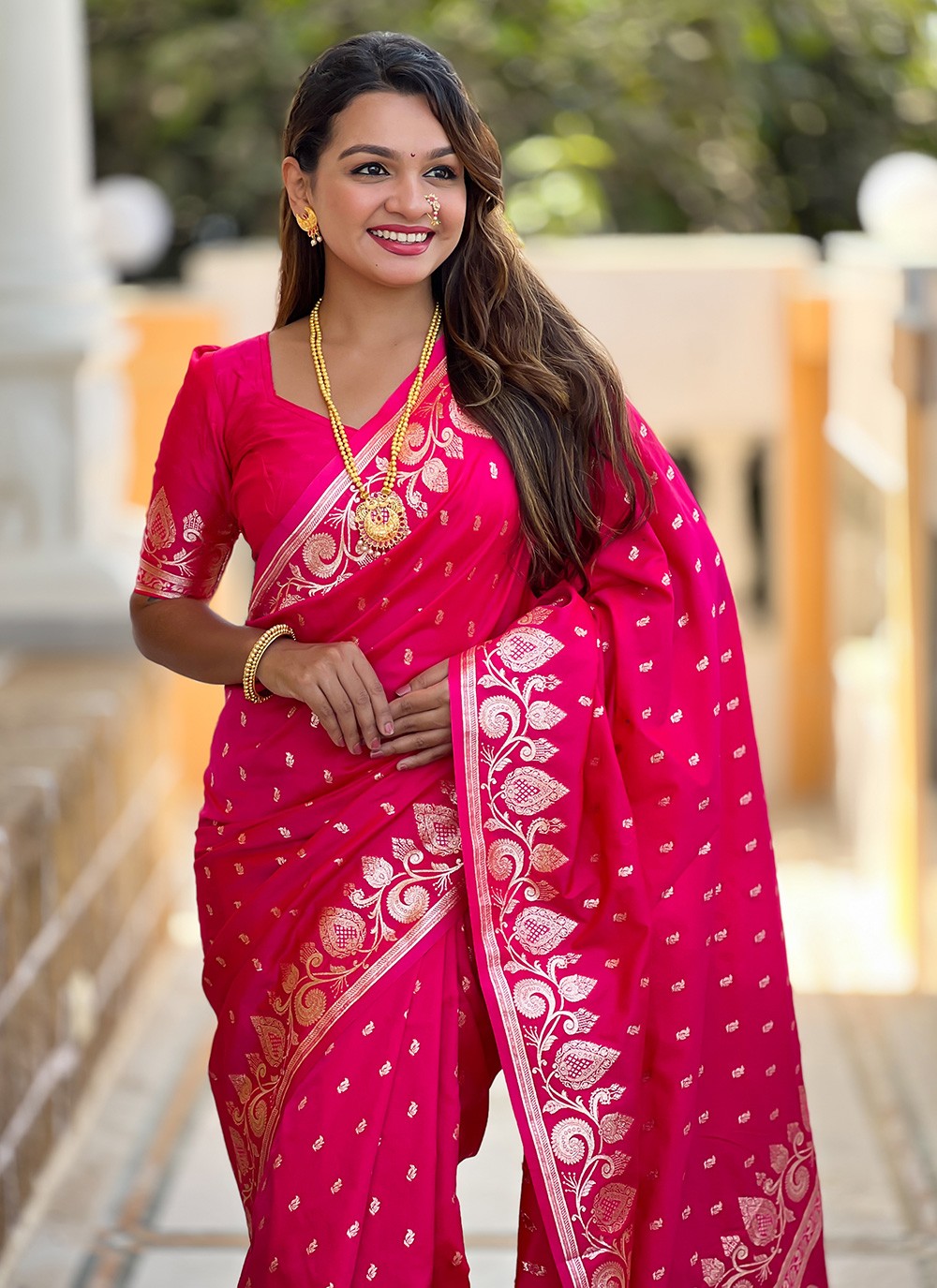 Pink Banarasi Silk Contemporary Saree Woven S17151
