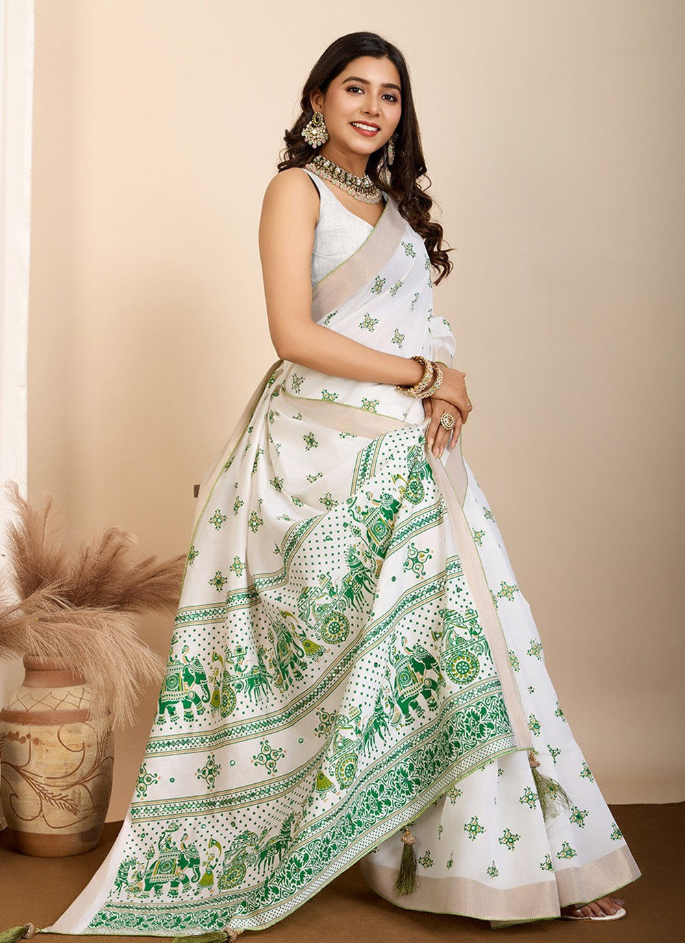 Trendy Saree Printed Off White Cotton Saree S13630