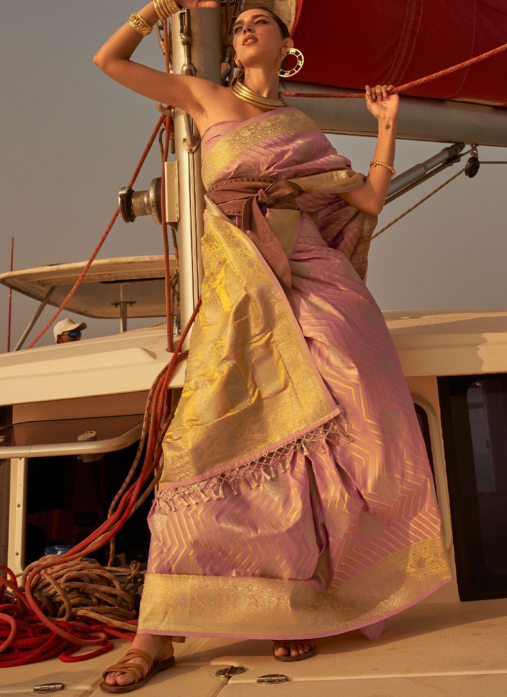 Trendy Weaving Zari Naylon, Satin Saree - S2432