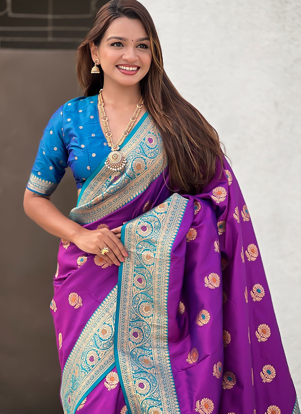 Purple Silk Contemporary Saree Woven S16870