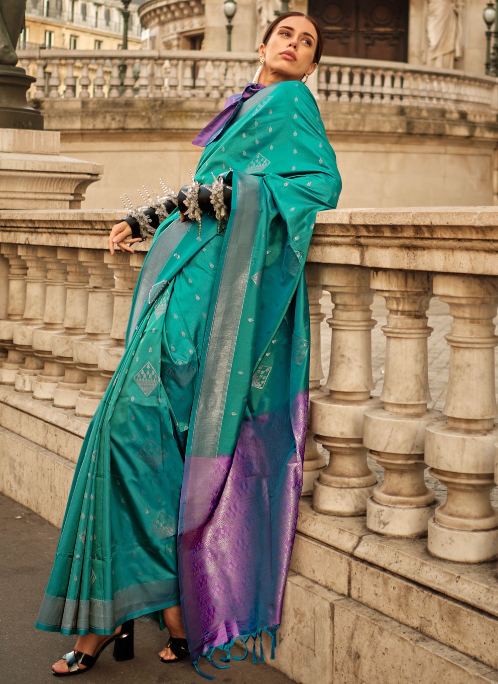 Contemporary Weaving Zari Handloom Silk Saree - S4153