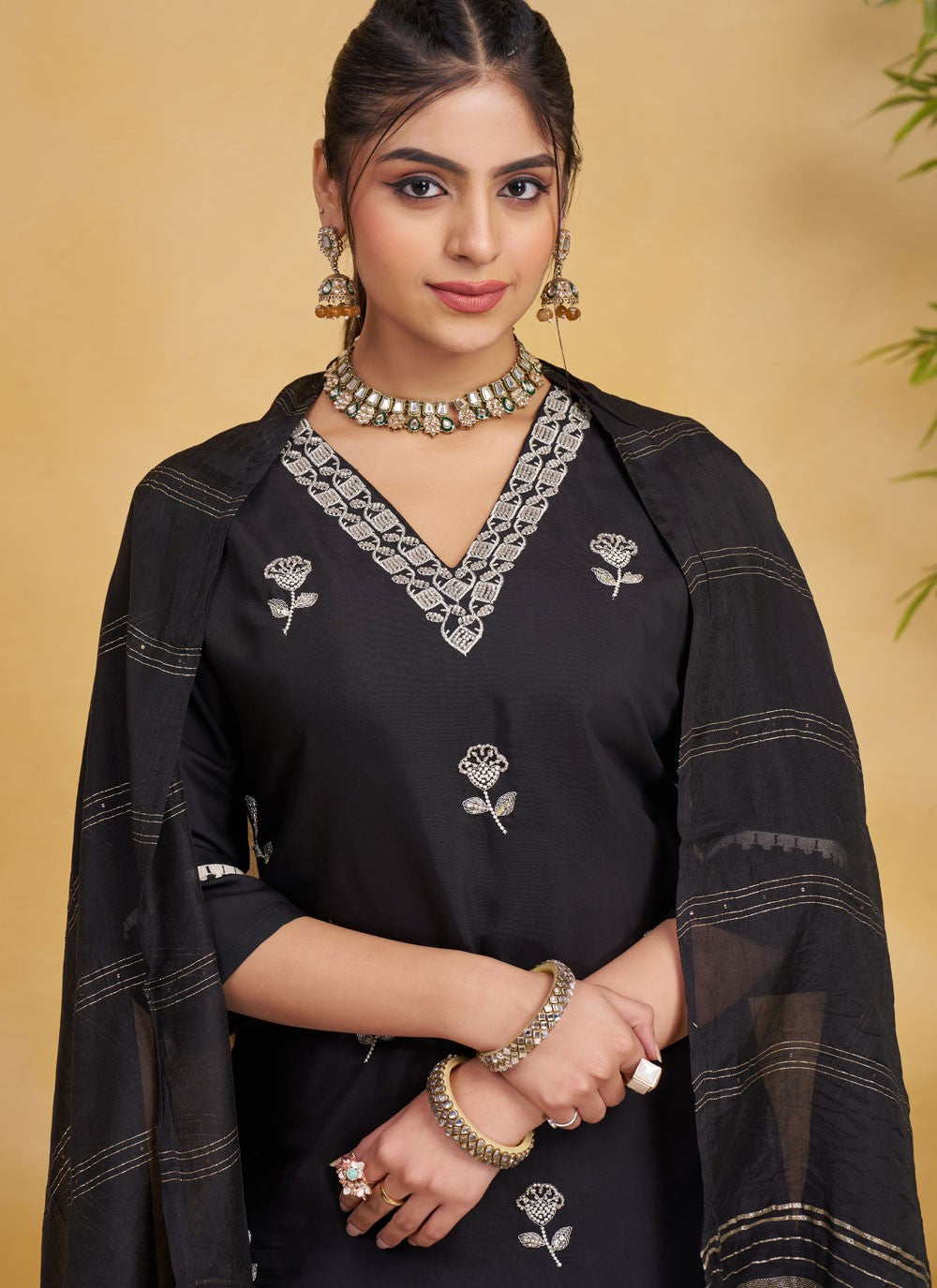 Beads Silk Black Pant Style Suit T6576
