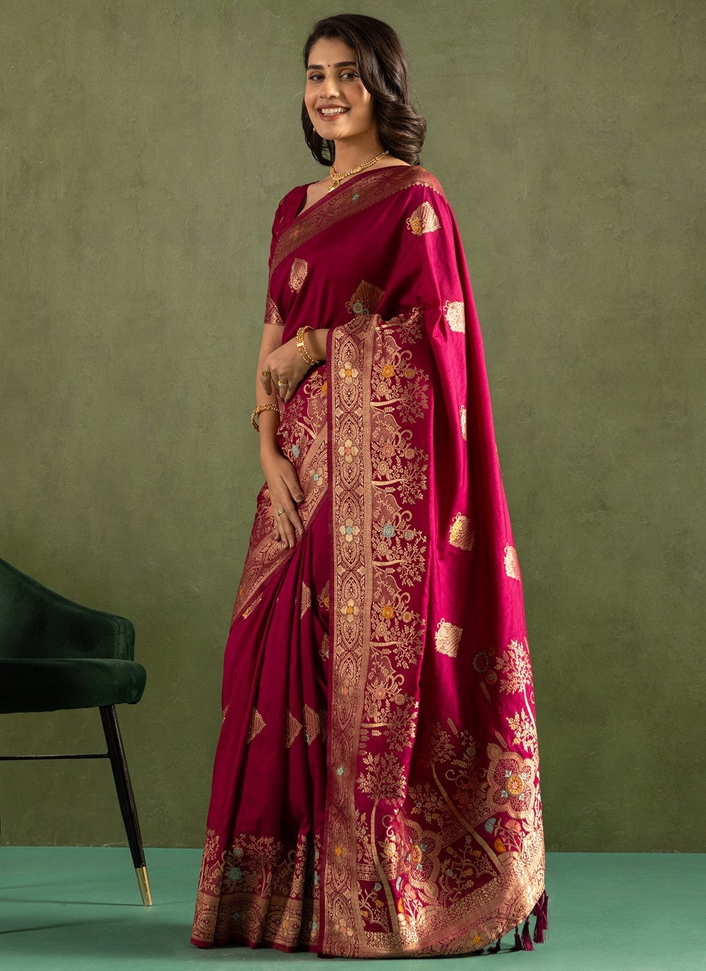 Wine Silk Contemporary Saree Woven S16550