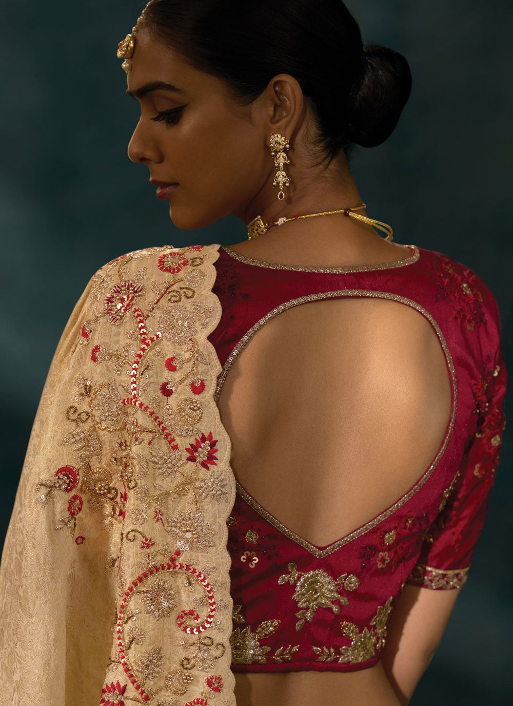 Cream Silk Trendy Saree Cutdana, Embroidered, Mirror, Moti, Thread, Zari S19720
