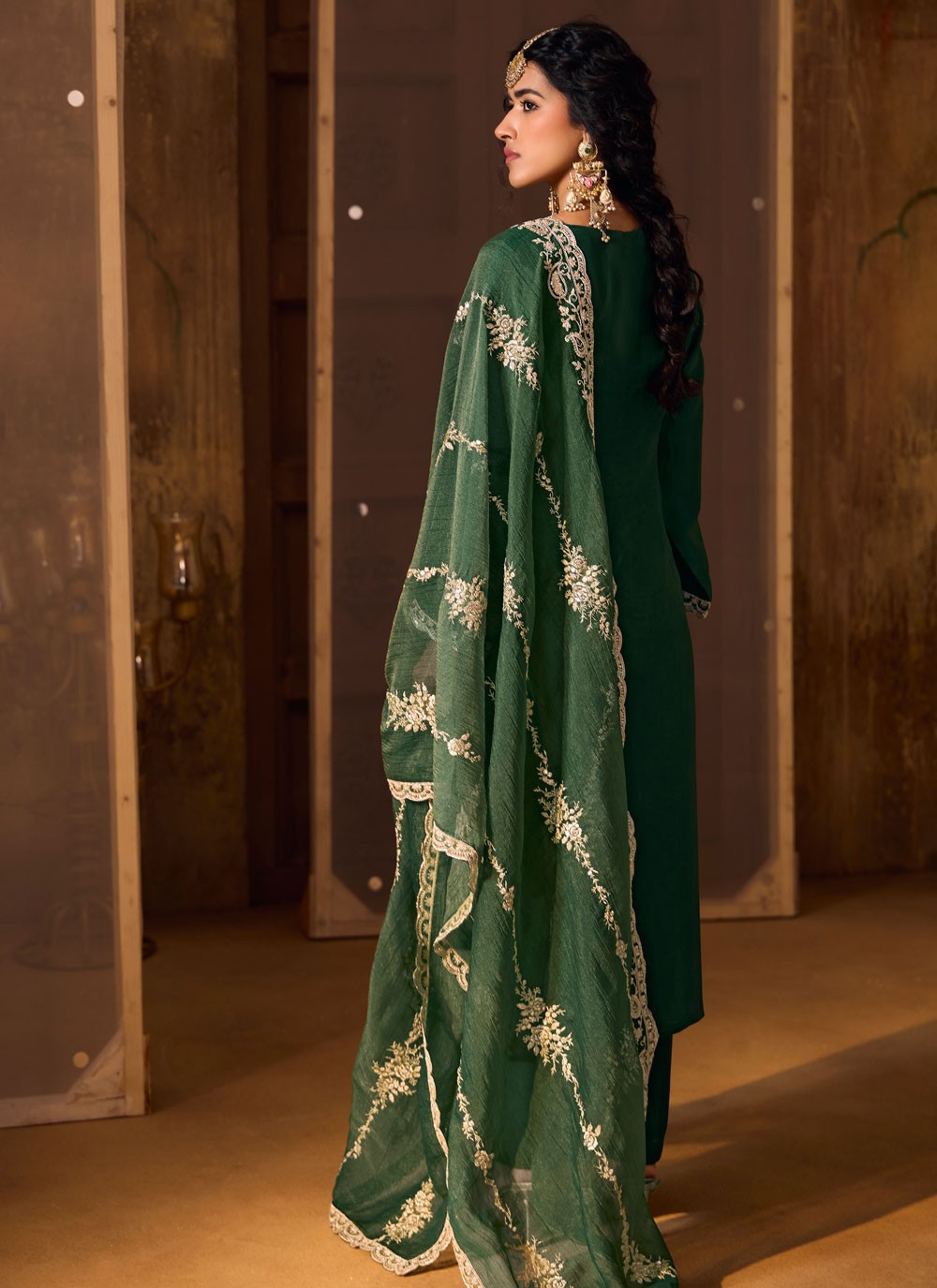 Salwar Suit Embroidered Green Silk T5555