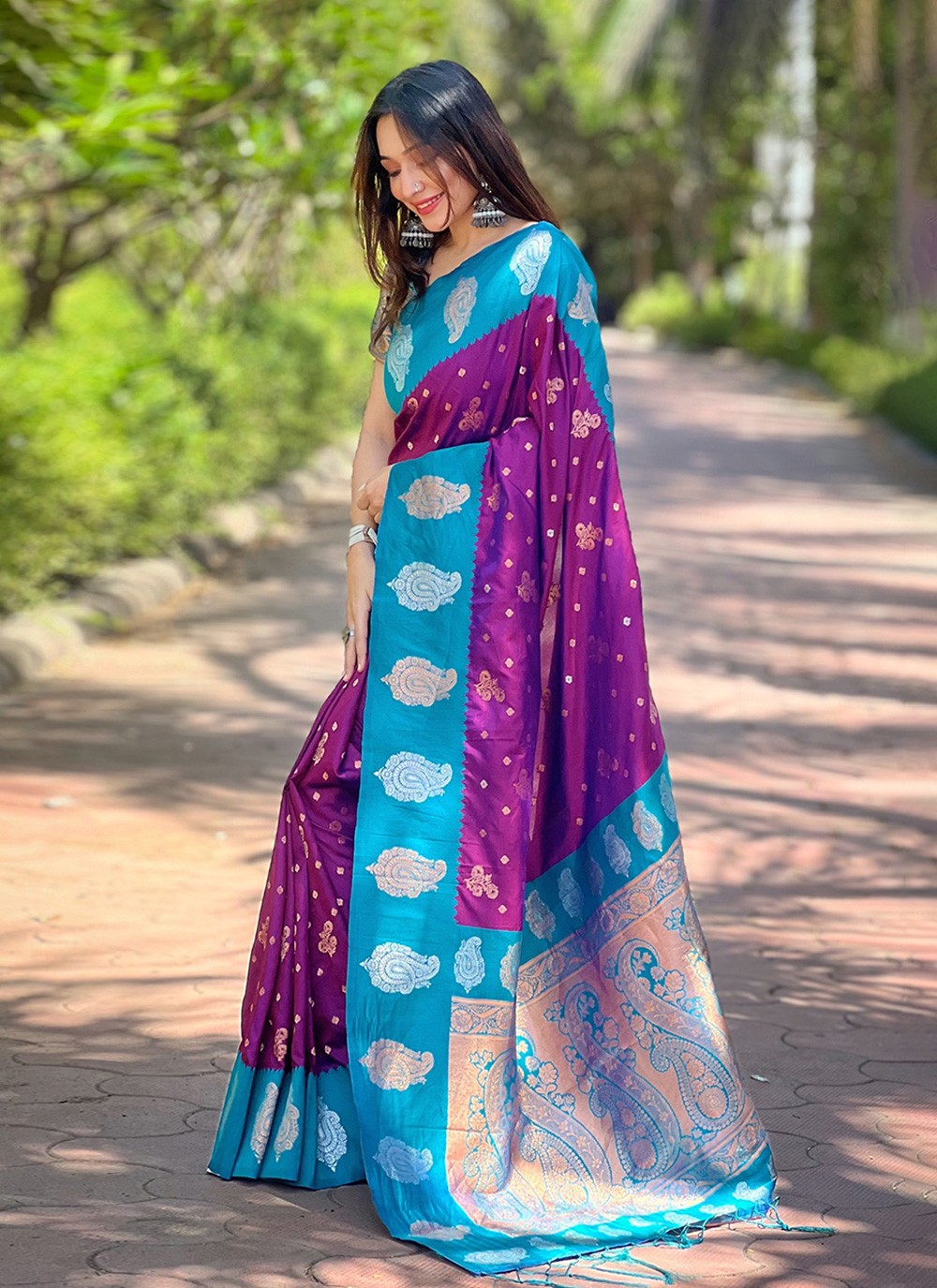 Trendy Saree Woven Purple Silk Saree S12599