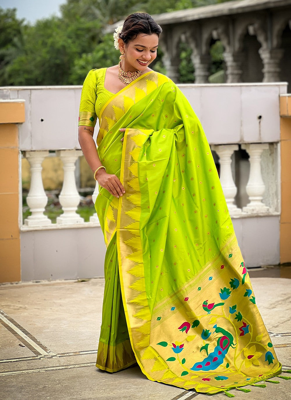 Green Silk Contemporary Saree Jacquard Work, Meenakari S18361