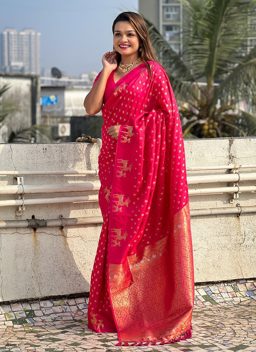 Contemporary Weaving Zari Pink Silk Saree S13152